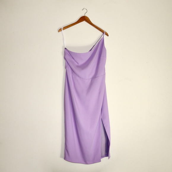 Lovers and Friends Lazo Midi Dress in Lilac Purple - Picture 3 of 7